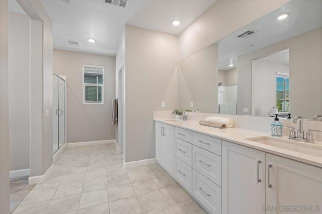 1938 Julie Dawn Pl, Escondido CA: https://media.crmls.org/mediaz/7f6d7a0a-c1f4-4a16-9d82-368d678bd440.jpg