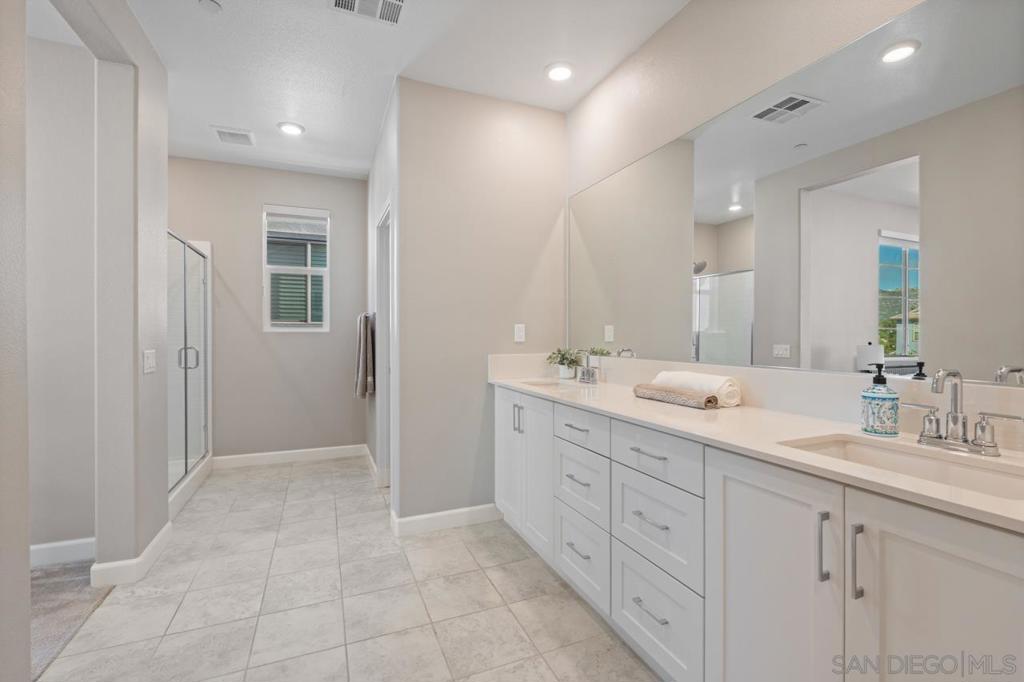 MLS #250042612SD image #26