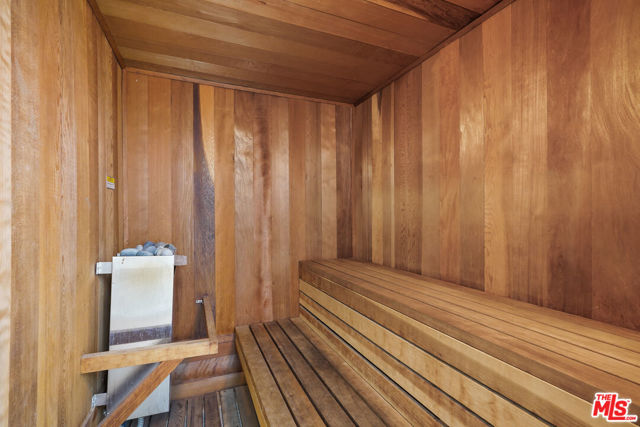 10926 Bluffside Drive, Studio City CA: https://media.crmls.org/mediaz/7f6e5391-aa07-4145-9522-3a50a55ab6cd.jpg
