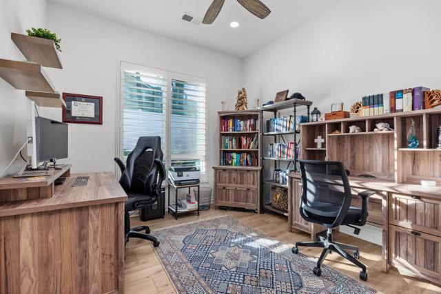 1941 Estancia Place, Escondido CA: https://media.crmls.org/mediaz/7f6e9cd6-248e-437a-9813-496d501d840c.jpg