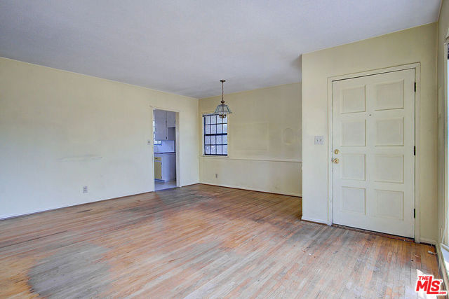 253 W El Sur Street, Monrovia CA: https://media.crmls.org/mediaz/7f6efe3d-b17b-49dd-a65c-4bc6f8788439.jpg