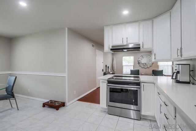 15380 Via La Gitano, Poway CA: https://media.crmls.org/mediaz/7f6fc6d1-1c48-4b96-aae4-8110171eba41.jpg