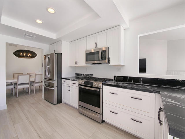 7529 Regency Drive, Palm Springs CA: https://media.crmls.org/mediaz/7f6ff47c-c7f5-4f67-b34c-ff16b7a34d62.jpg