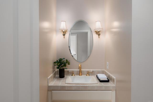 6018 Folsom Drive, La Jolla CA: https://media.crmls.org/mediaz/7f70ad50-ecbe-401f-8098-7f87dab1fbcc.jpg