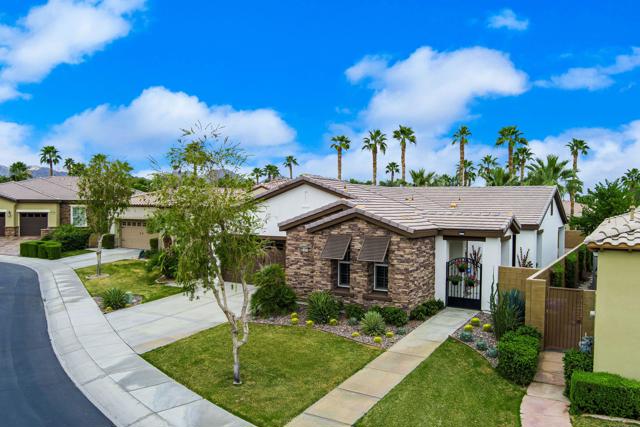 81810 La Paz Court, La Quinta CA: https://media.crmls.org/mediaz/7f70e8b6-6f7e-4e53-b853-8b4de1d36023.jpg