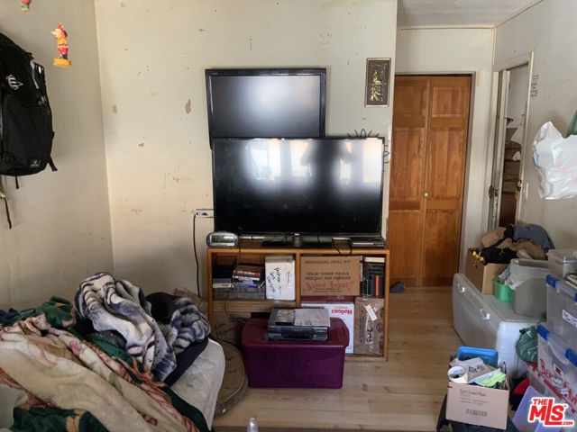 2920 Harriet Road, Frazier Park CA: https://media.crmls.org/mediaz/7f712670-5706-44a8-9991-c9c71f4ee033.jpg
