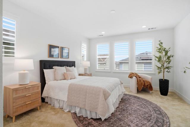 275 Skyview Drive, Marina CA: https://media.crmls.org/mediaz/7f7183e5-8afb-40a3-89e6-82b6c3c762d3.jpg