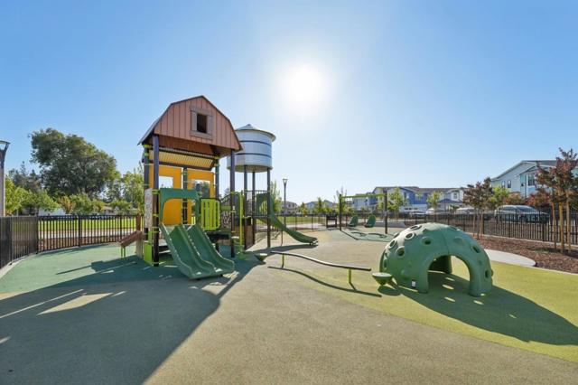 709 Vinemaple Terrace, Sunnyvale CA: https://media.crmls.org/mediaz/7f71c9fa-c7fb-42de-8f8b-a20a739bf19f.jpg
