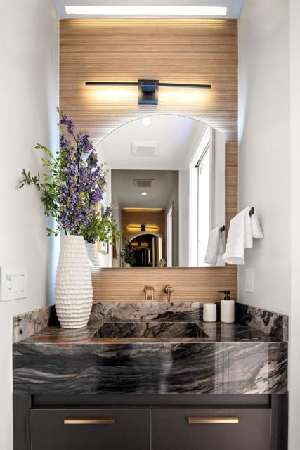 1080 Creek Drive, Menlo Park CA: https://media.crmls.org/mediaz/7f724afd-6fbc-4ec8-a03c-be64ce823066.jpg