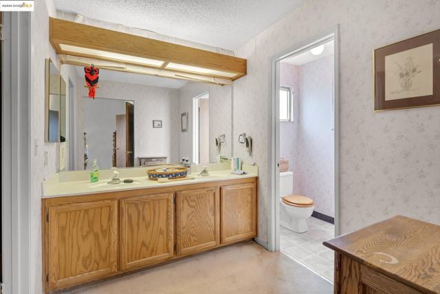 363 Limerick Way, Vacaville CA: https://media.crmls.org/mediaz/7f727a32-3582-45fb-9800-60b21f0eb5ab.jpg