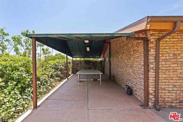 20315 Clark Street, Woodland Hills CA: https://media.crmls.org/mediaz/7f72a108-06d2-4ec7-b56b-a9c7b0448994.jpg