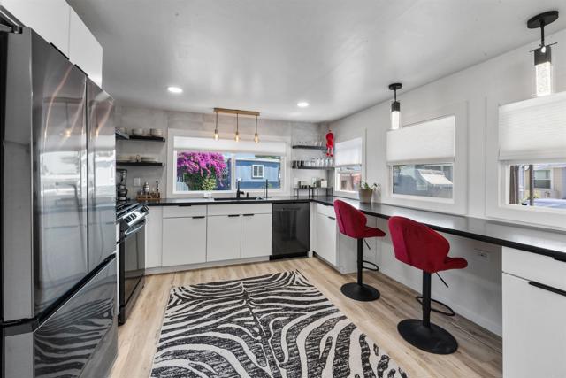 699 N Vulcan Avenue, Encinitas CA: https://media.crmls.org/mediaz/7f72c5b6-1a0d-441c-aa59-f62ba595973c.jpg