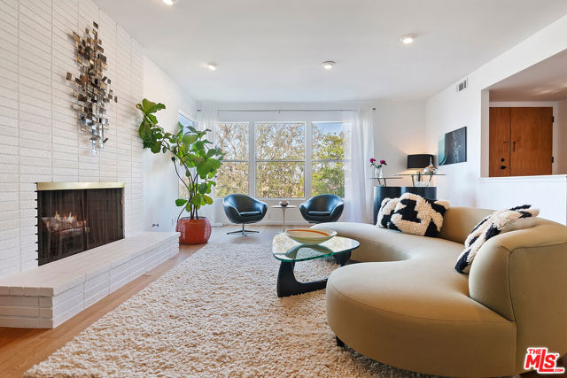4025 Weslin Avenue, Sherman Oaks CA: https://media.crmls.org/mediaz/7f730bba-b268-4533-8bc7-ce3ec15f2879.jpg