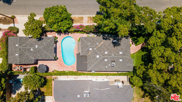 800 N Rose Street, Burbank CA: https://media.crmls.org/mediaz/7f73c528-e11f-49f7-845f-c66a6d6a15f4.jpg