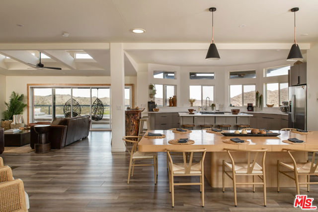 59855 Security Drive, Yucca Valley CA: https://media.crmls.org/mediaz/7f743981-da4b-48d0-921b-87a092aa8def.jpg