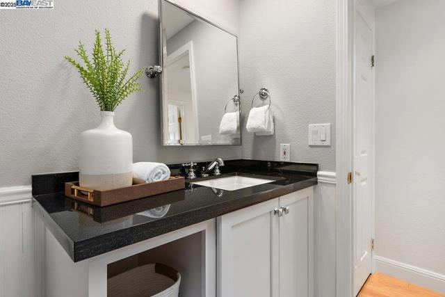 586 CAMBRIAN WAY, Danville CA: https://media.crmls.org/mediaz/7f751739-c0f9-4b38-8c89-ae0110e5e592.jpg