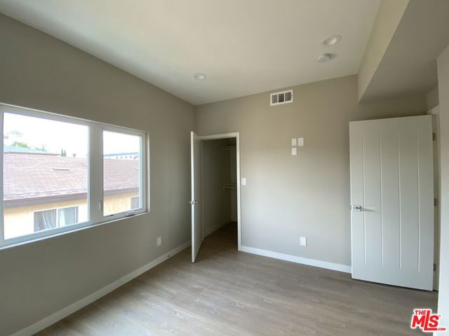 2201 W Court Street, Los Angeles CA: https://media.crmls.org/mediaz/7f760944-a47b-420e-9395-46b3b54e5556.jpg