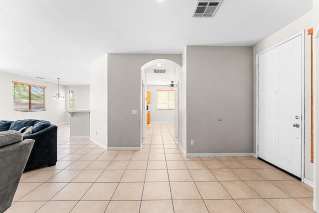 80722 Diamondback Trail, Indio CA: https://media.crmls.org/mediaz/7f764c29-2642-4bf5-8979-18eeb0996509.jpg