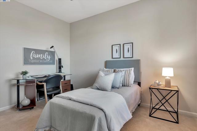 1517 Rampart Way, Brentwood CA: https://media.crmls.org/mediaz/7f7665f7-283c-4a36-ae86-b6a91d310eaa.jpg