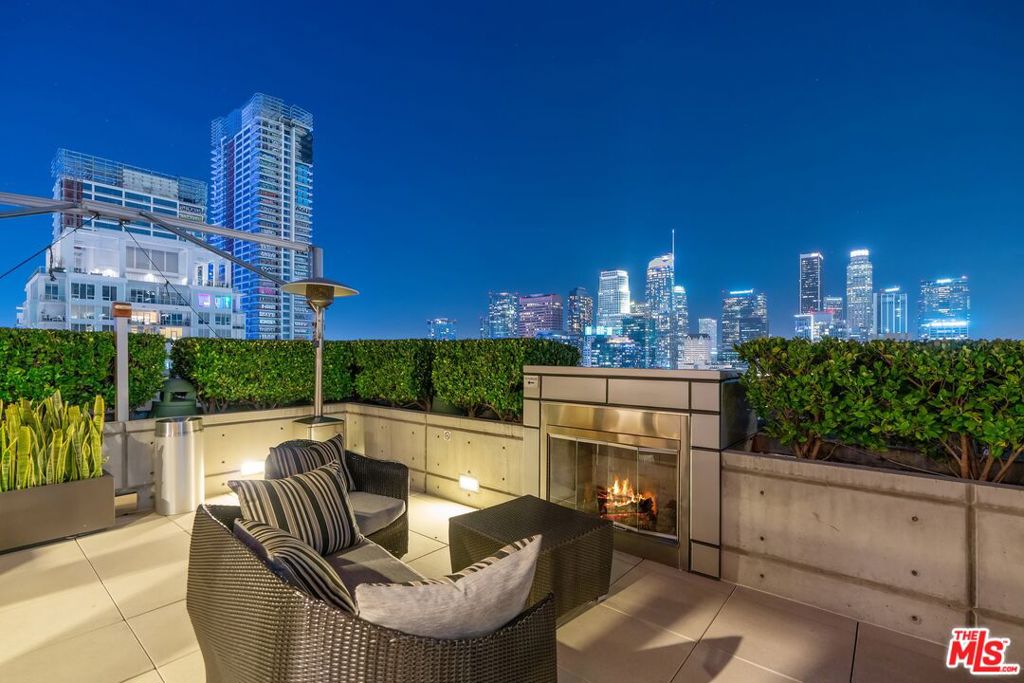 1155 S Grand Avenue Unit 905