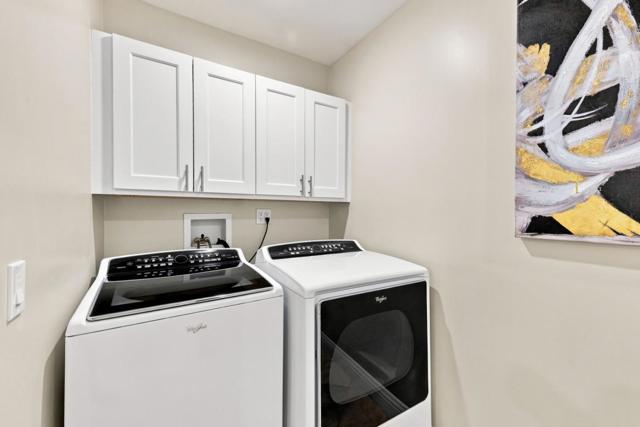 150 New Place Road, Hillsborough CA: https://media.crmls.org/mediaz/7f777d09-b718-41c6-babc-3a4beeb45766.jpg