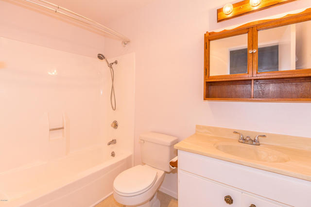 Image 8 of 25 For 209 Ventura Road 36