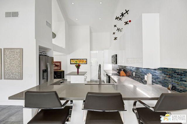 186 S Kavenish Drive, Rancho Mirage, CA 92270