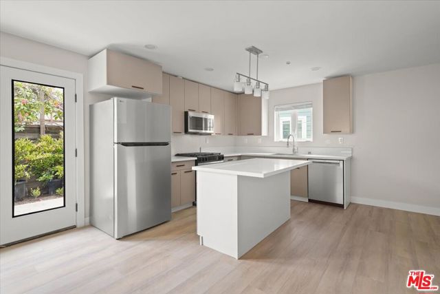 1317 Punta Gorda, Santa Barbara CA: https://media.crmls.org/mediaz/7f788d28-b174-4b85-8884-951183f3aea2.jpg