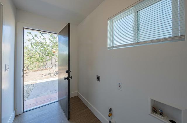 704 Oak Avenue, Greenfield CA: https://media.crmls.org/mediaz/7f7908e9-9479-4b22-95ef-3712f2c2cecc.jpg