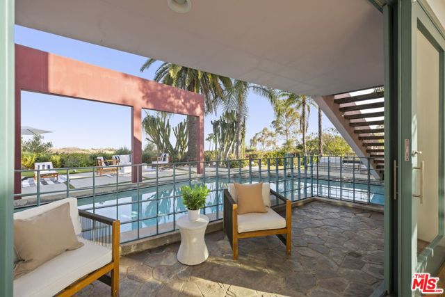 2980 Hollyridge Drive, Los Angeles CA: https://media.crmls.org/mediaz/7f794f0c-dde7-4861-ab13-33c507e92186.jpg