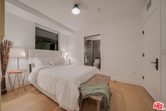 10777 WILSHIRE Boulevard, Los Angeles CA: https://media.crmls.org/mediaz/7f79526c-c42c-491a-aea0-d2da8c56f840.jpg