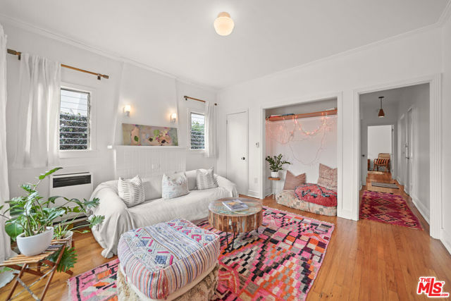 236 S 5th Avenue, Venice CA: https://media.crmls.org/mediaz/7f79566d-e349-4159-ad12-e99566fc0af2.jpg