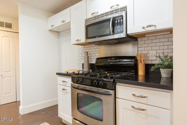 Detail Gallery Image 7 of 16 For 130 S S Mentor Ave #205,  Pasadena,  CA 91106 - 2 Beds | 2 Baths
