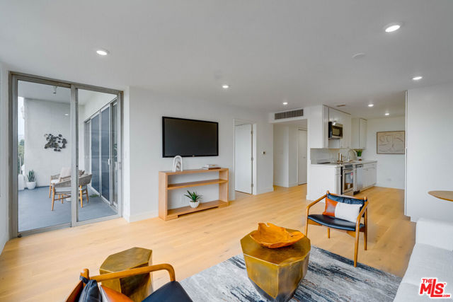 10501 Wilshire Boulevard, Los Angeles CA: https://media.crmls.org/mediaz/7f79e928-be2b-4394-bafc-b748d12447bb.jpg
