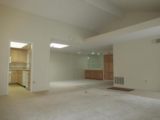 Detail Gallery Image 8 of 23 For 4721 Majorca Way, Oceanside,  CA 92056 - 2 Beds | 2 Baths