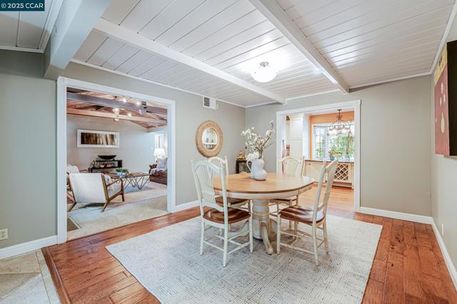 49 Terra Bella Dr, Walnut Creek CA: https://media.crmls.org/mediaz/7f7af54c-1e72-4936-8528-0807ccd62eee.jpg