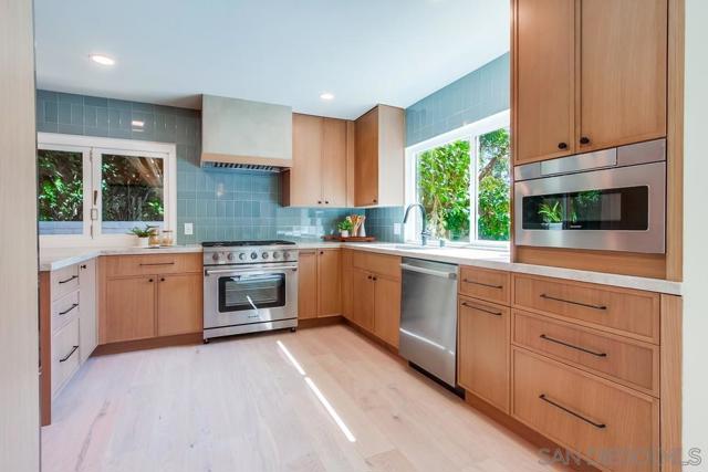 2223 Caminito Preciosa Sur, La Jolla CA: https://media.crmls.org/mediaz/7f7af6e8-fcf7-4a76-8be0-2e11be27d685.jpg