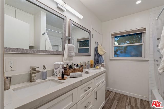 7667 Chisholm Avenue, Van Nuys CA: https://media.crmls.org/mediaz/7f7b15df-f47e-4610-8058-e5d2db4cc142.jpg