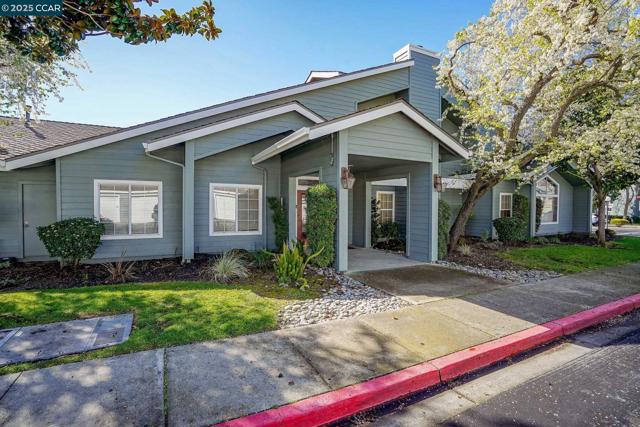 7540 Canyon Meadow Cir, Pleasanton CA: https://media.crmls.org/mediaz/7f7b3266-3ef8-451d-b364-b3395c6a24bd.jpg
