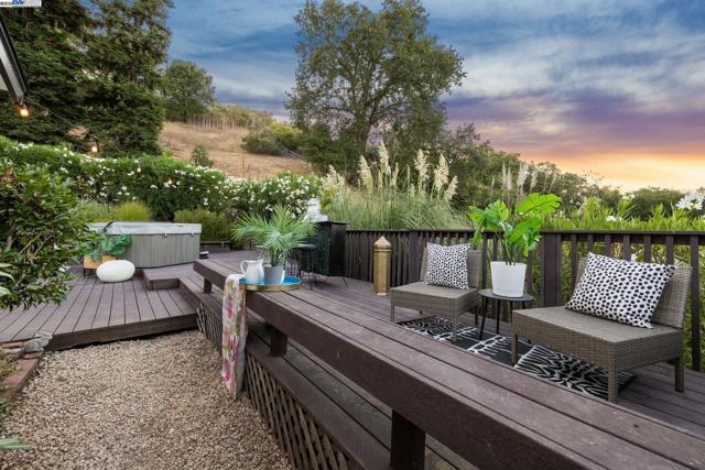 124 MARSHA PLACE, Lafayette CA: https://media.crmls.org/mediaz/7f7b653a-c312-4efa-ae81-e5bec1def377.jpg
