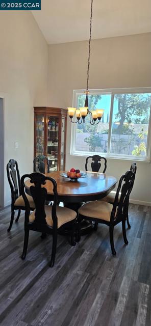 1011 Amanda Cir, Brentwood CA: https://media.crmls.org/mediaz/7f7baae8-1c03-455c-a1ad-4b080c06020a.jpg