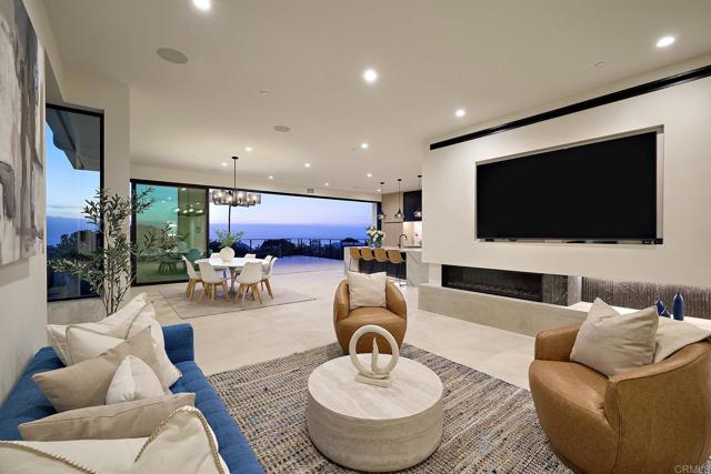537 N Granados Avenue, Solana Beach CA: https://media.crmls.org/mediaz/7f7bcf3b-7c05-4c8a-a4b0-55a172960a45.jpg