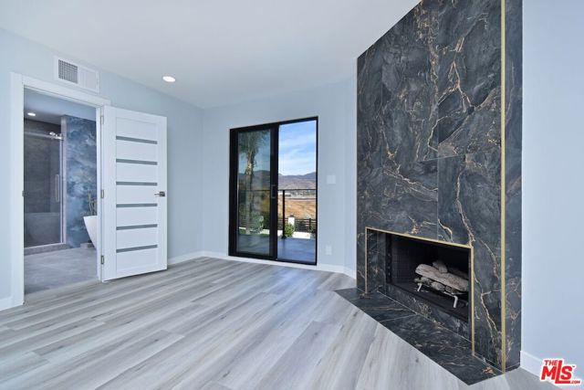 12112 Woodley Avenue, Granada Hills CA: https://media.crmls.org/mediaz/7f7bf11a-4fc1-48b4-8600-b77508ad44f5.jpg