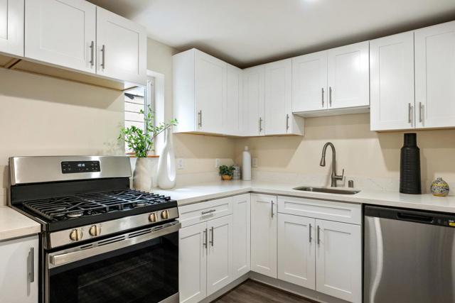 360 Laidley Street, San Francisco CA: https://media.crmls.org/mediaz/7f7d37b2-8e30-4beb-a9ae-0010eb7b7f2d.jpg