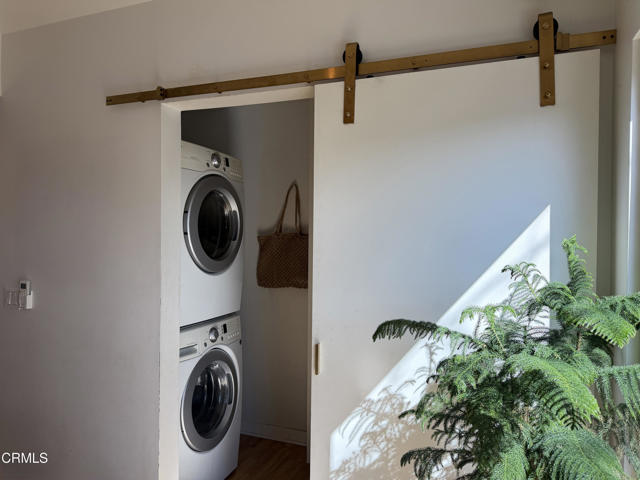 Detail Gallery Image 13 of 26 For 230 W Elmwood Ave, Burbank,  CA 91502 - 2 Beds | 1 Baths