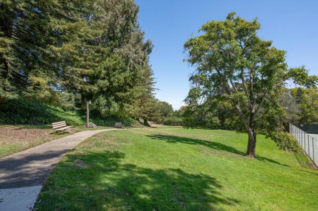 38 Weepingridge Court, San Mateo CA: https://media.crmls.org/mediaz/7f7da69f-dd9c-4099-9d13-017a91be2393.jpg