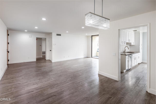 Detail Gallery Image 7 of 30 For 4041 via Marisol #210,  Los Angeles,  CA 90042 - 2 Beds | 2 Baths