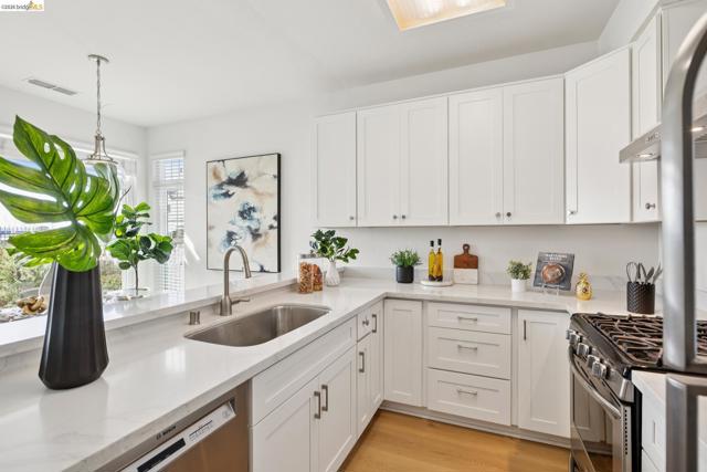 Image 23 of 55 For 306 Commodore Dr