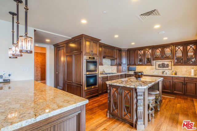 1 W Century Drive, Los Angeles CA: https://media.crmls.org/mediaz/7f7f7b47-032c-47d2-b105-a46de5d0a605.jpg