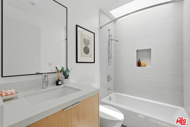 2106 Glyndon Avenue photo 35